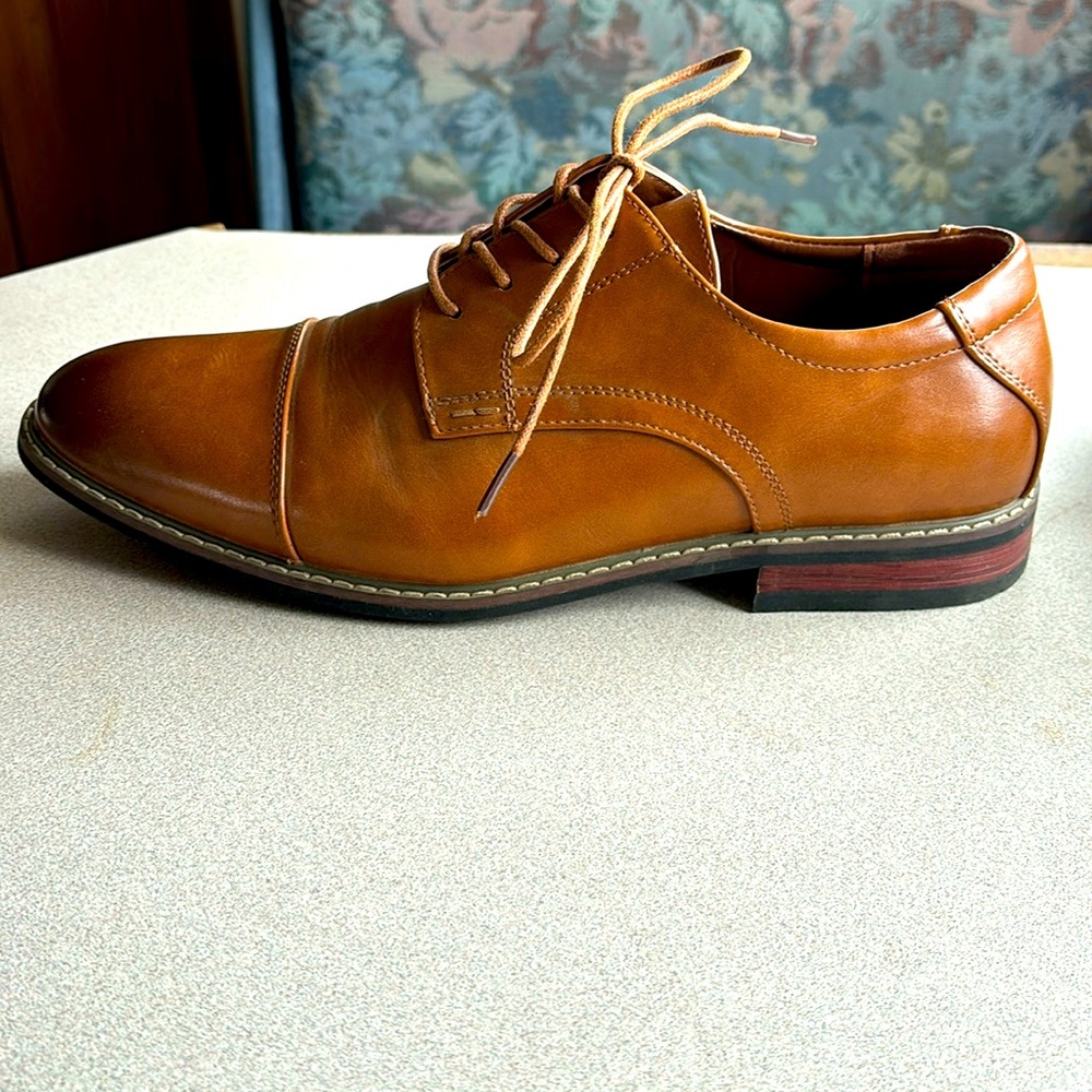Meridos Classic Brown Dress Shoe. Size 10.5 men’s.